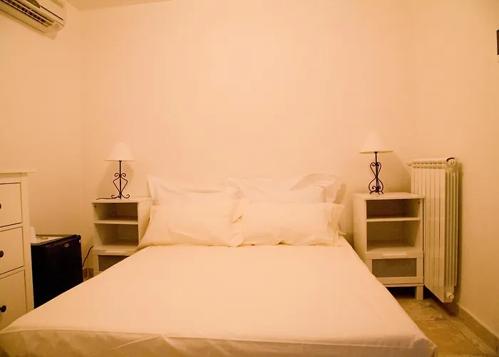 לינה וארוחת בוקר Pignata 3*